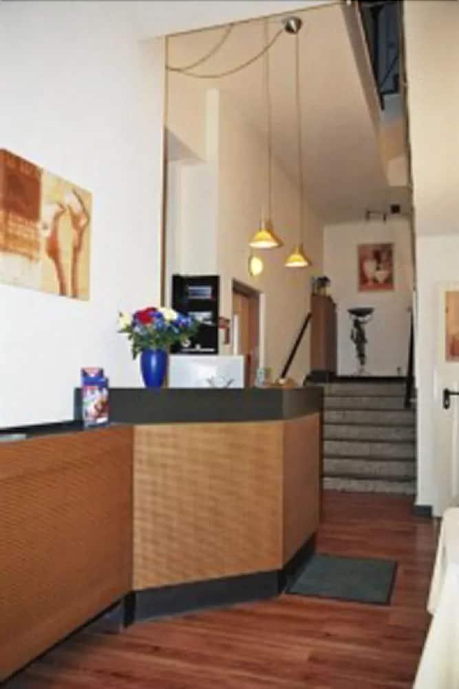 Hotel Lilienhof Хамбург Екстериор снимка