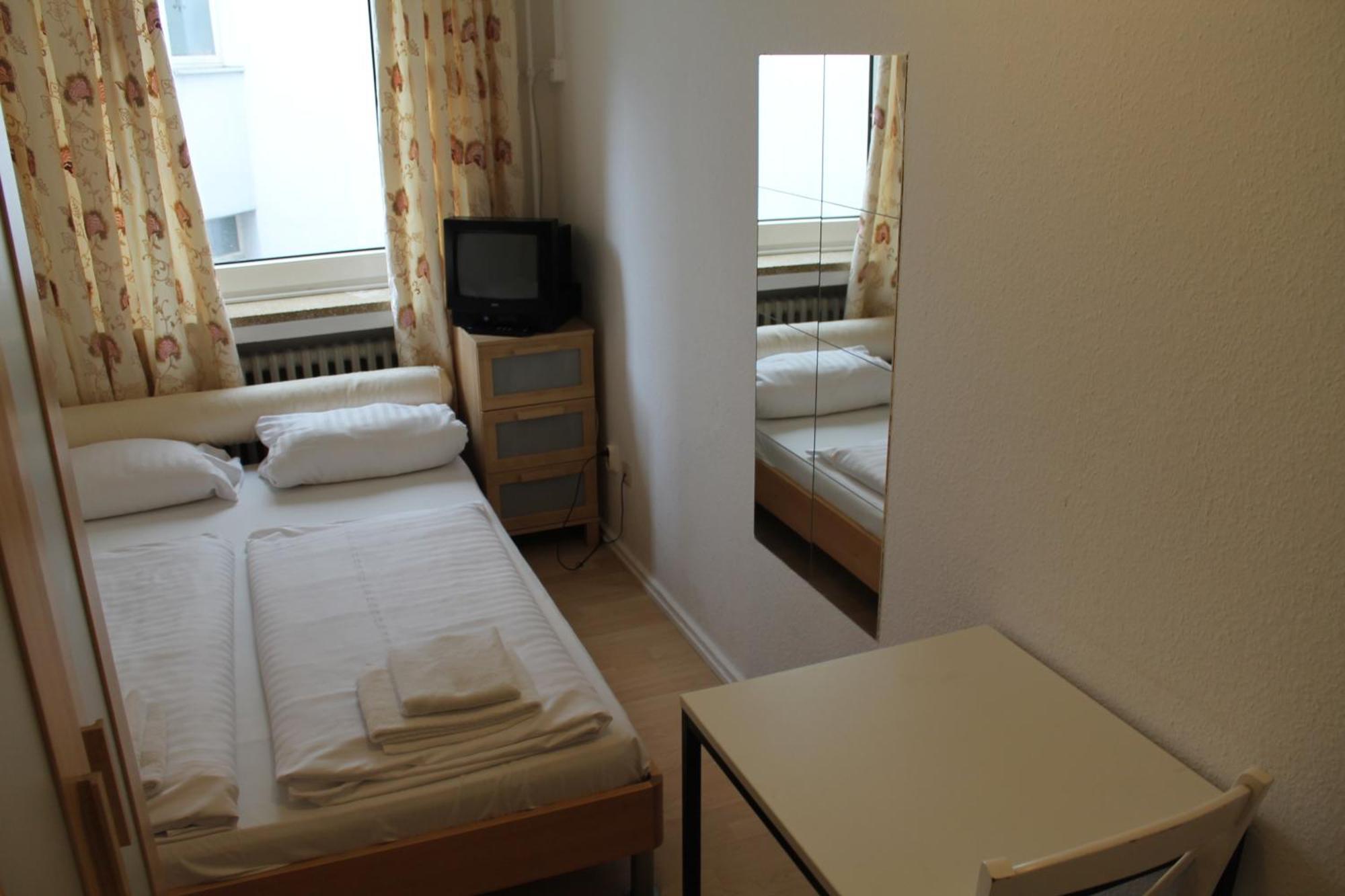 Hotel Lilienhof Хамбург Екстериор снимка